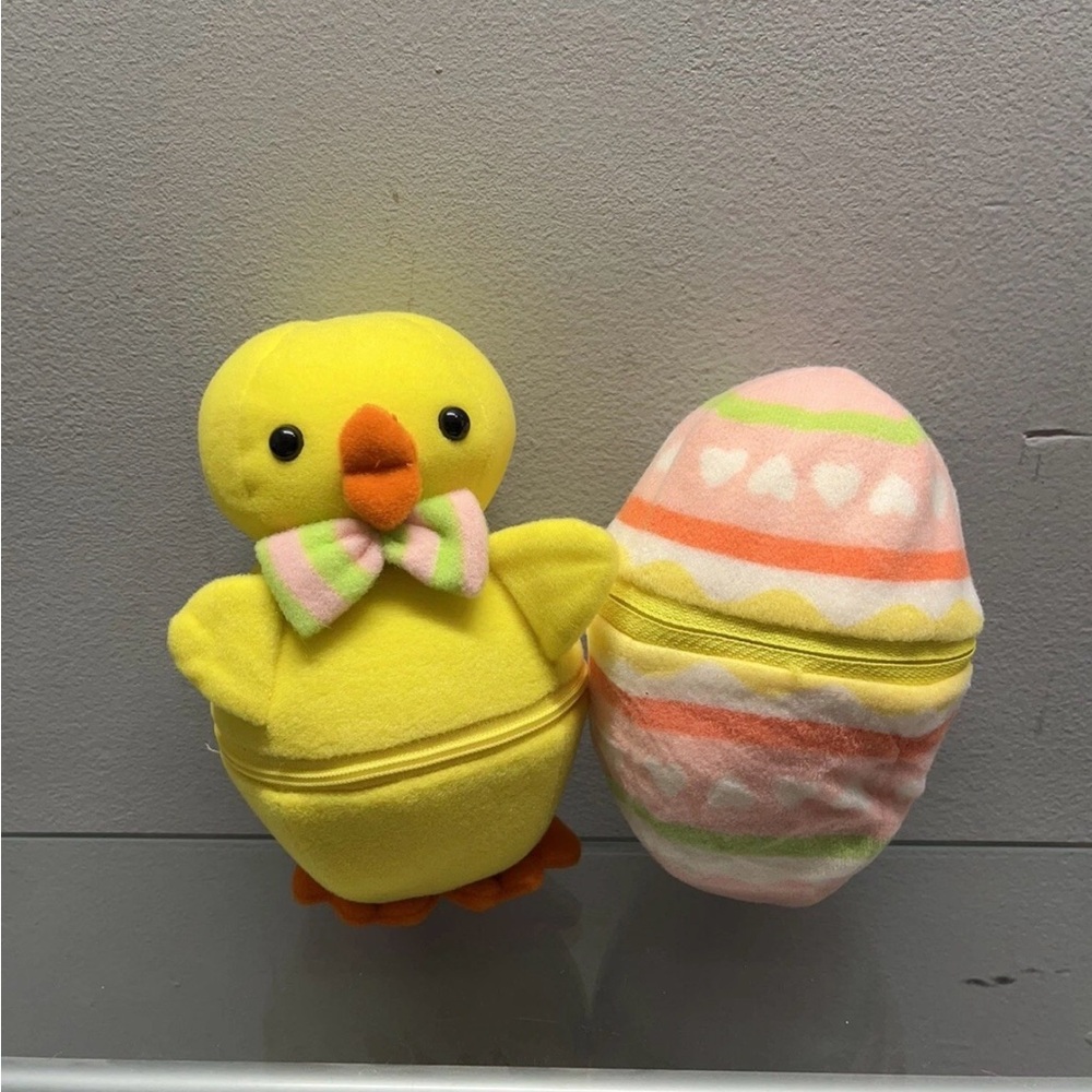 Avon Easter Chick Plush with Pink Egg Case